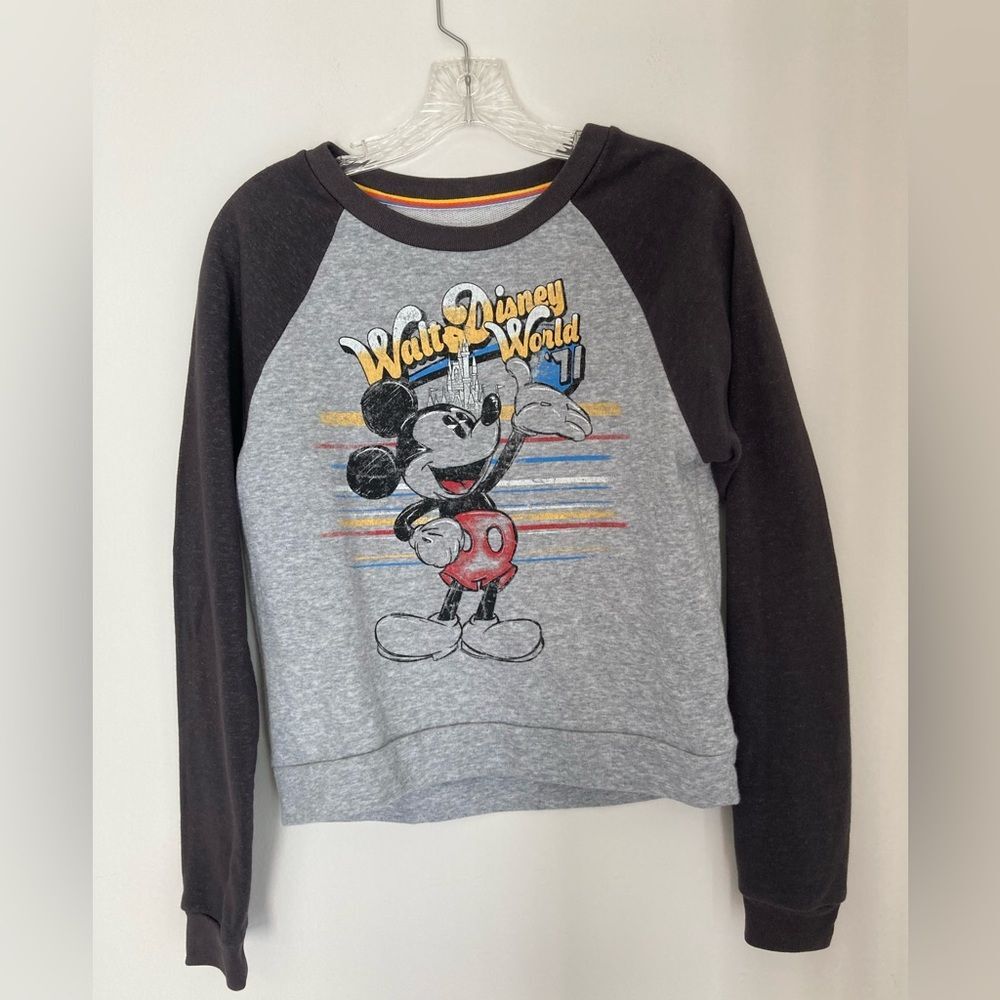 Disney Parks Vintage inspired women’s sweatshirt Walt Disney World ‘71. Size M!